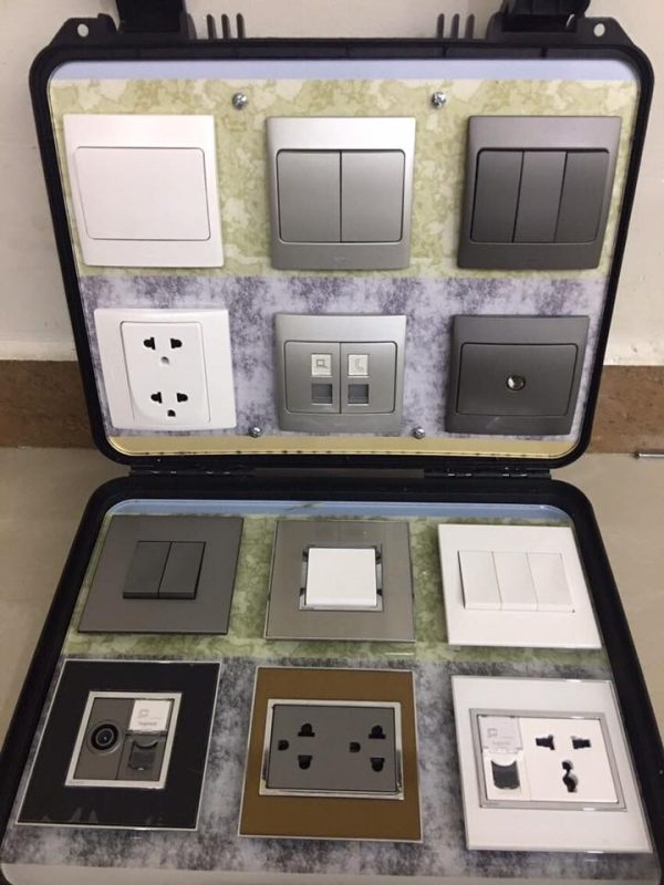 Vali-nhua-demo-san-pham-smart-home
